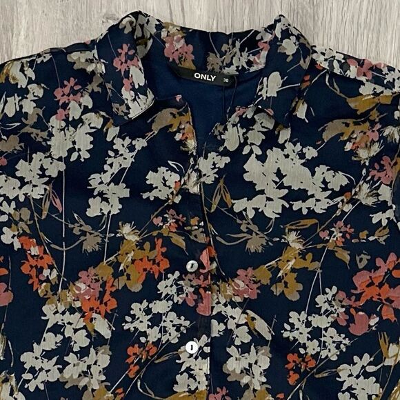 Only Floral Blouse Medium NWT - Picture 5 of 6